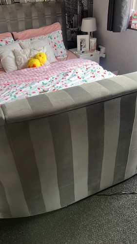 King size bed frame - hi,